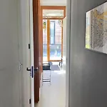 Private Studio, Patio Garden And Free Car Parking 4*
