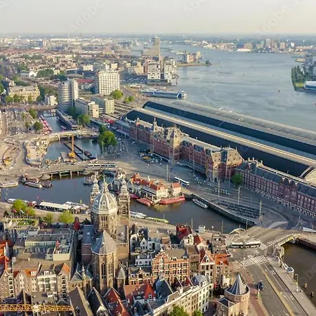 Frühstückspension Private Studio, Patio Garden And Free Car Parking 4*