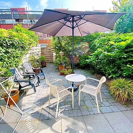 Private Studio, Patio Garden And Free Car Parking 4* Amsterdam