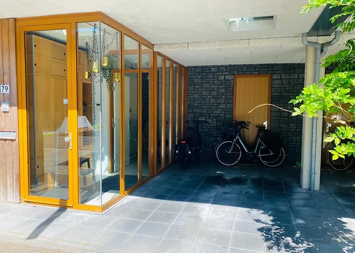 B&B Private Studio, Patio Garden And Free Car Parking 암스테르담