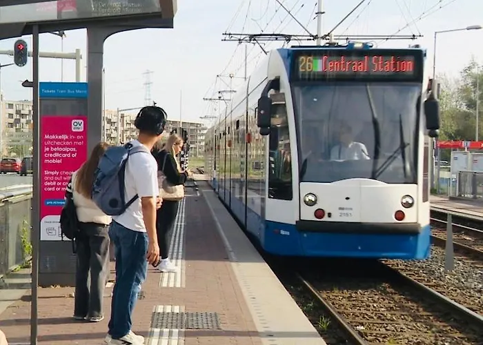 B&B Private Studio, Patio Garden And Free Car Parking