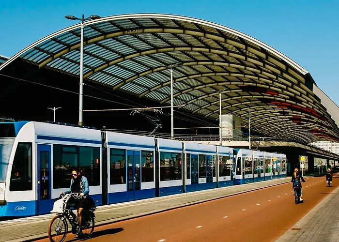 Private Studio, Patio Garden And Free Car Parking B&B 암스테르담