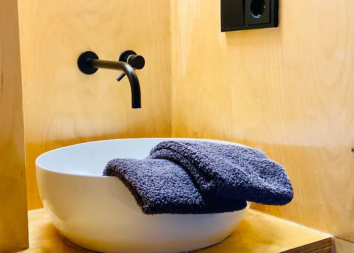 Private Studio, Patio Garden And Free Car Parking 암스테르담